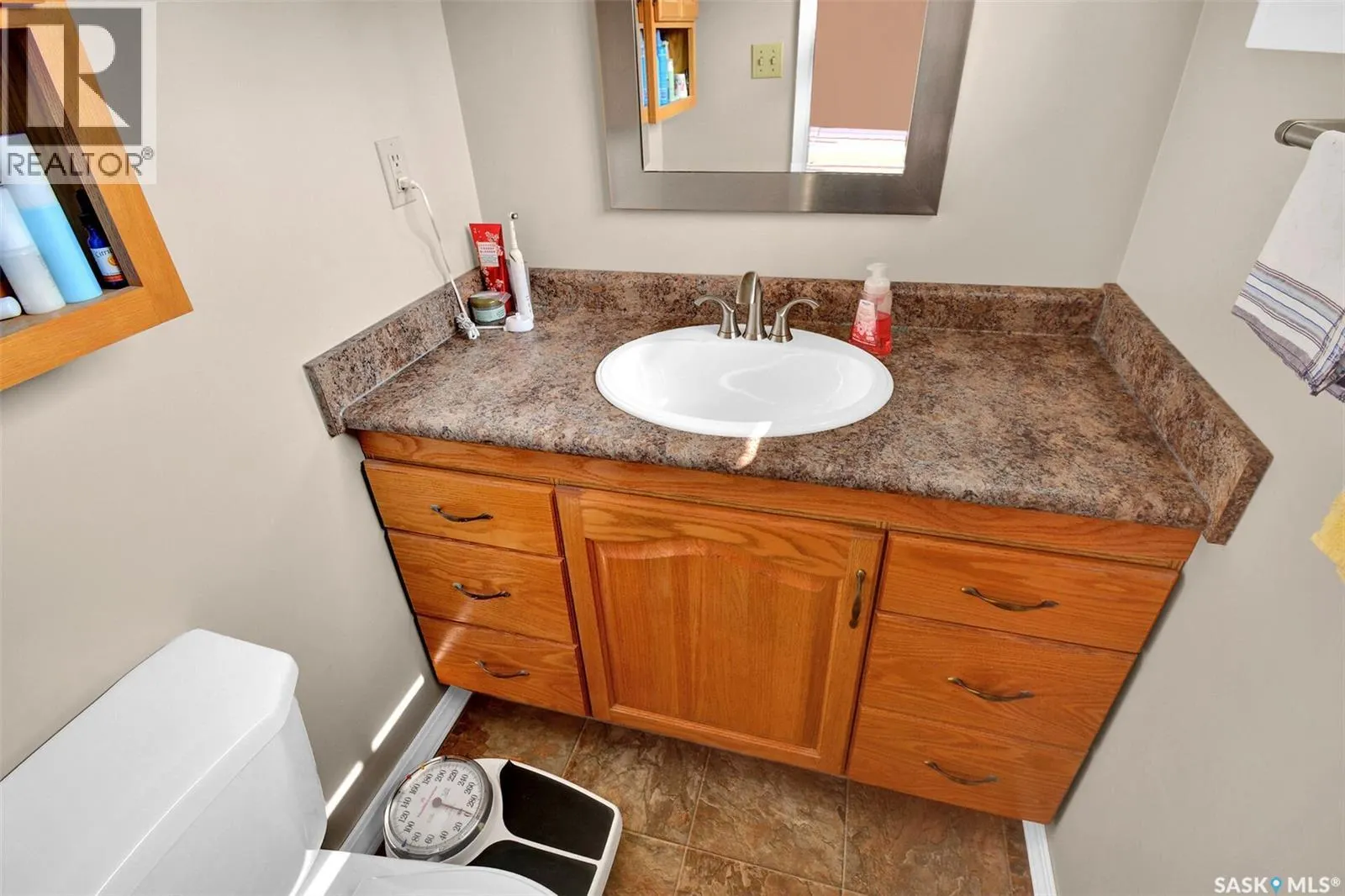 2938 Eastview