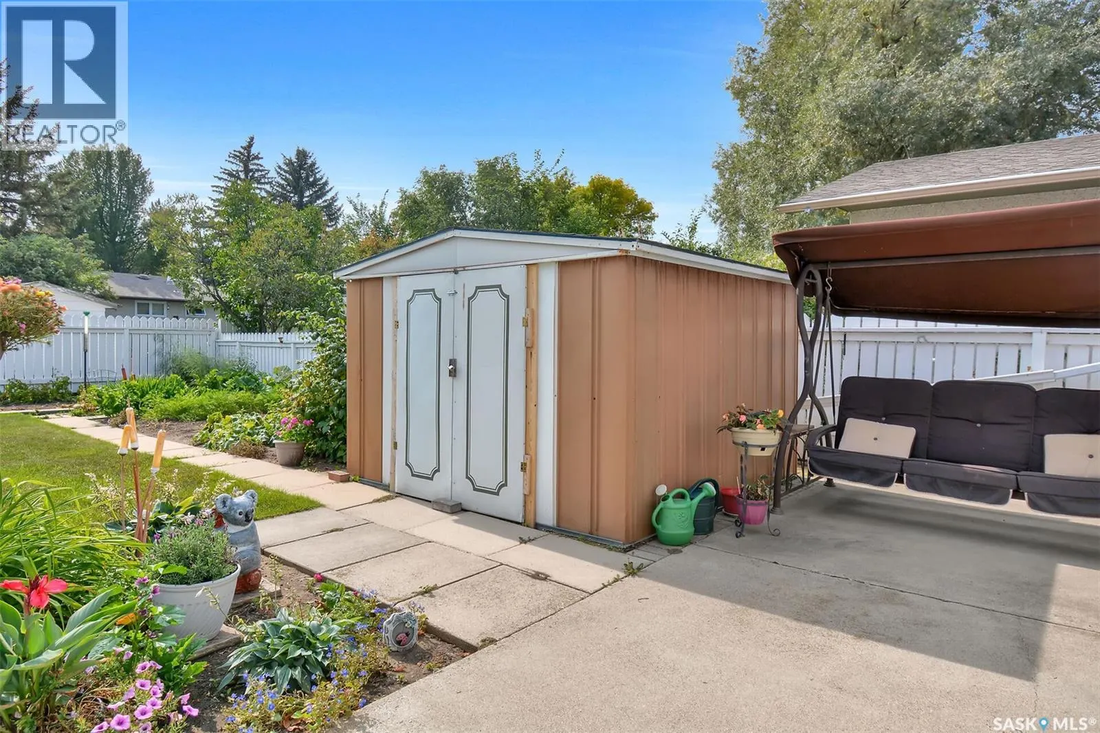2938 Eastview