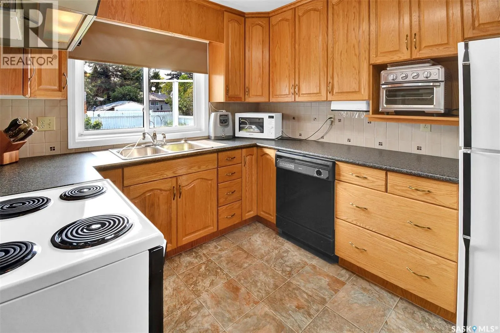 2938 Eastview