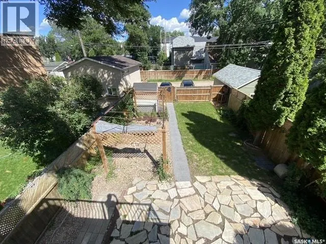 715 Dufferin AVENUE