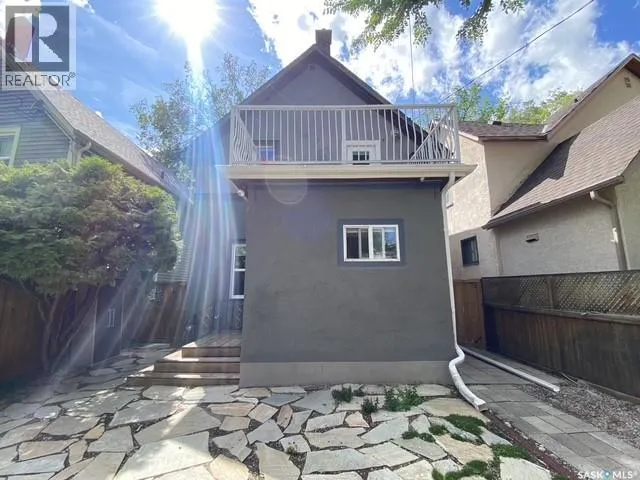 715 Dufferin AVENUE
