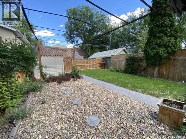 715 Dufferin AVENUE