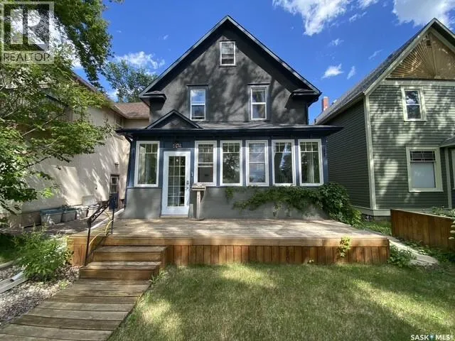 715 Dufferin AVENUE