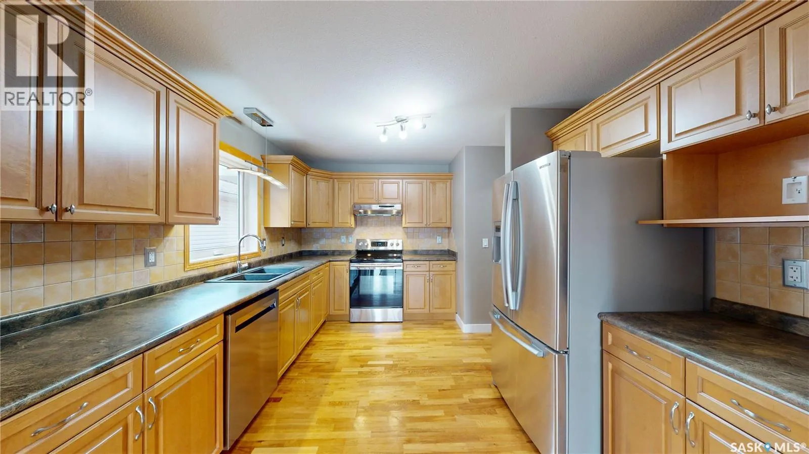222 Korol CRESCENT