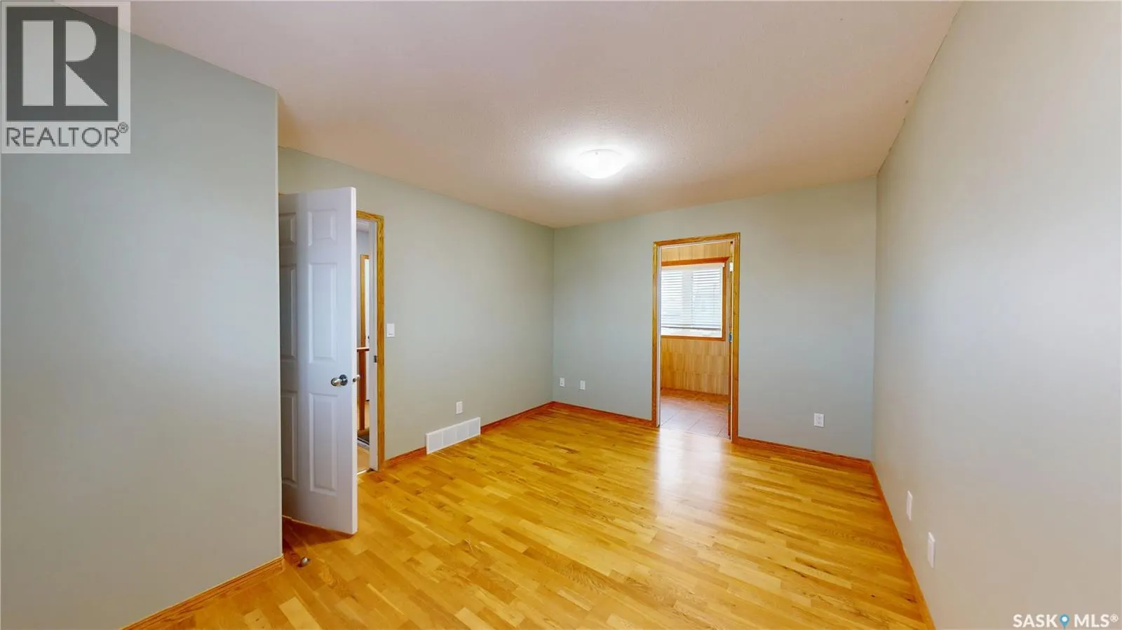 222 Korol CRESCENT
