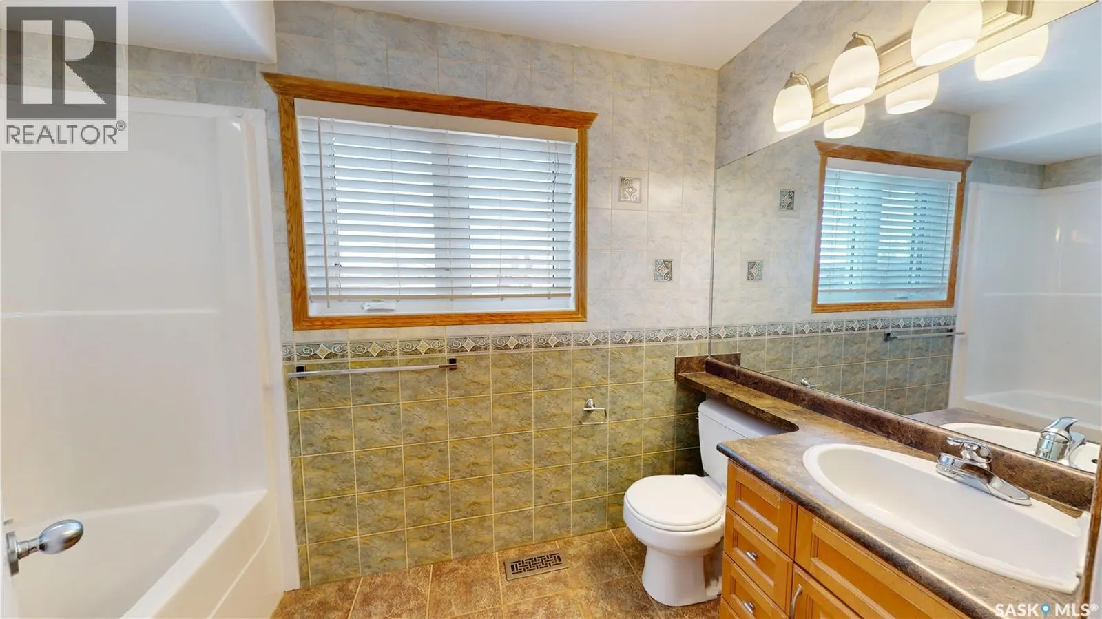 222 Korol CRESCENT