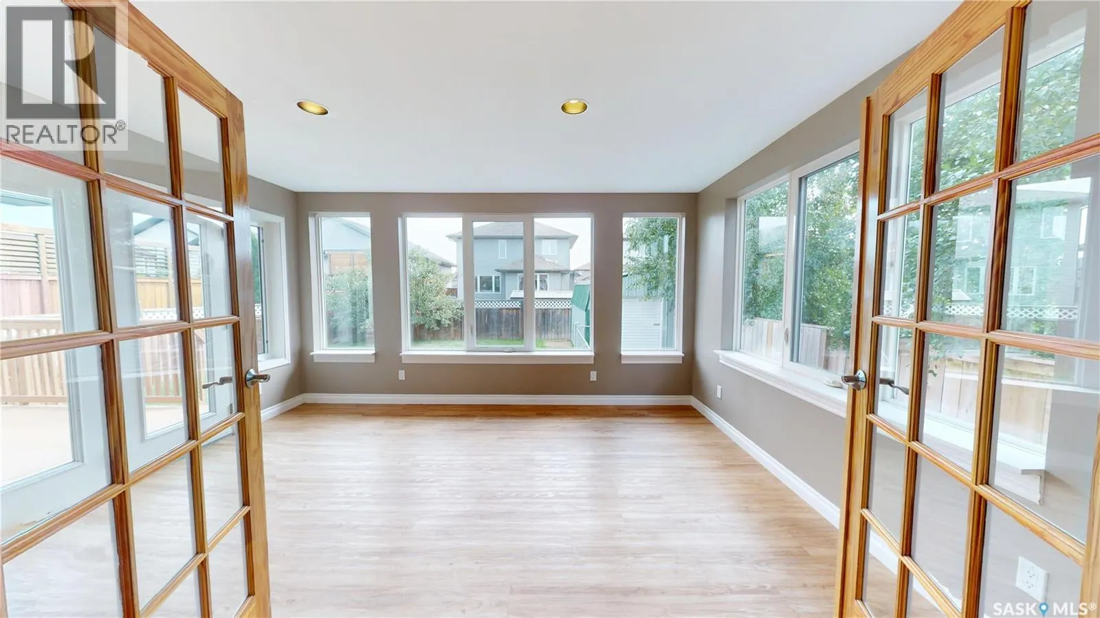 222 Korol CRESCENT