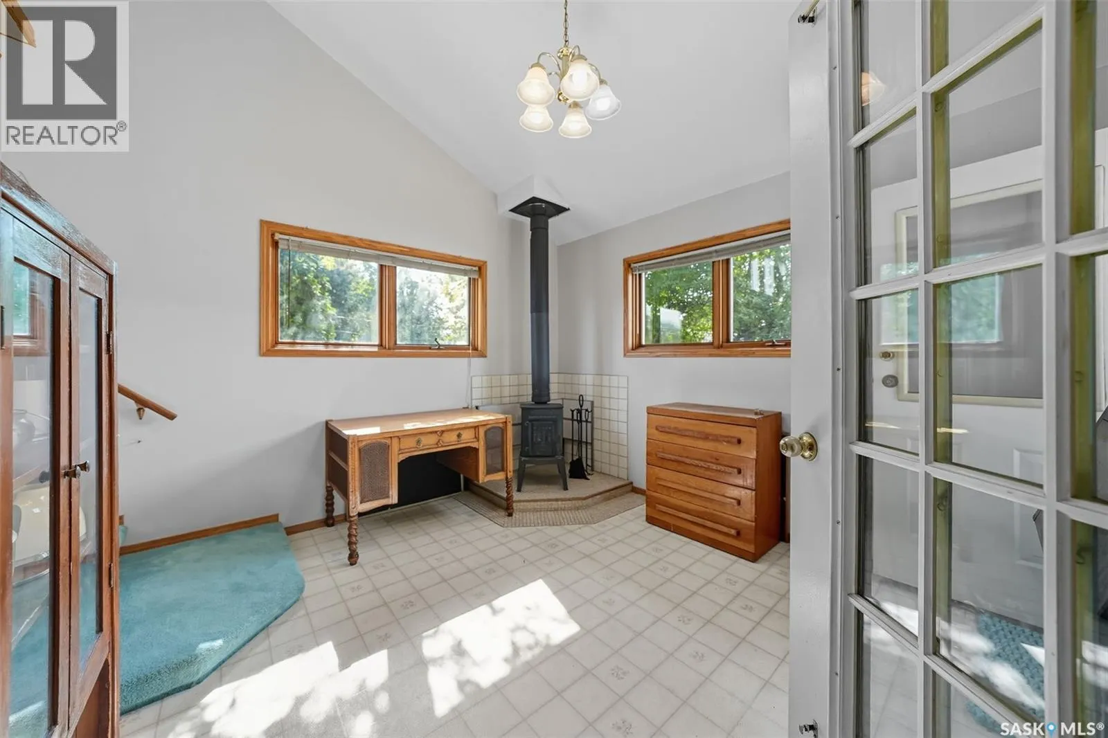 410 Leslie AVENUE