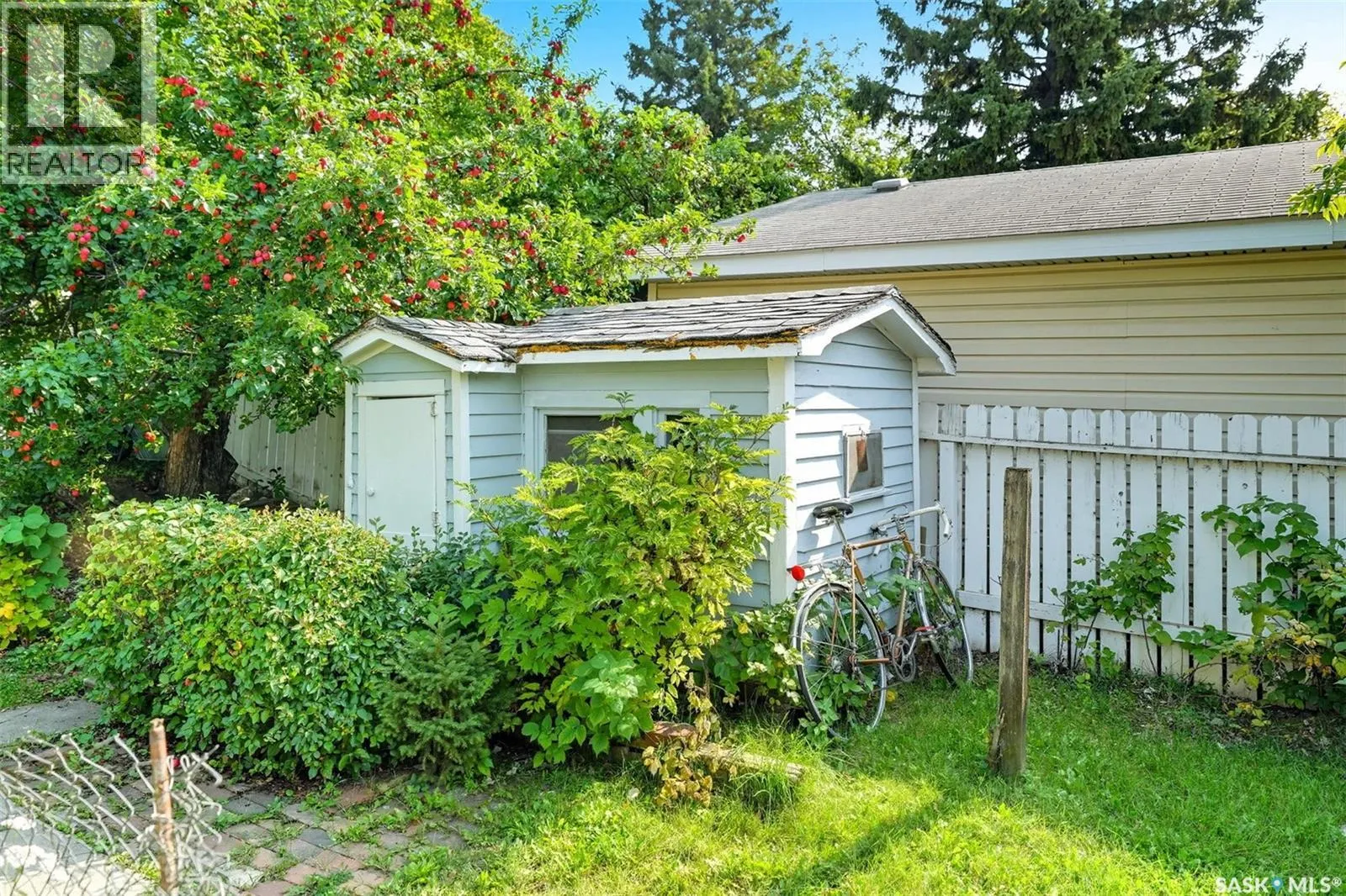 410 Leslie AVENUE