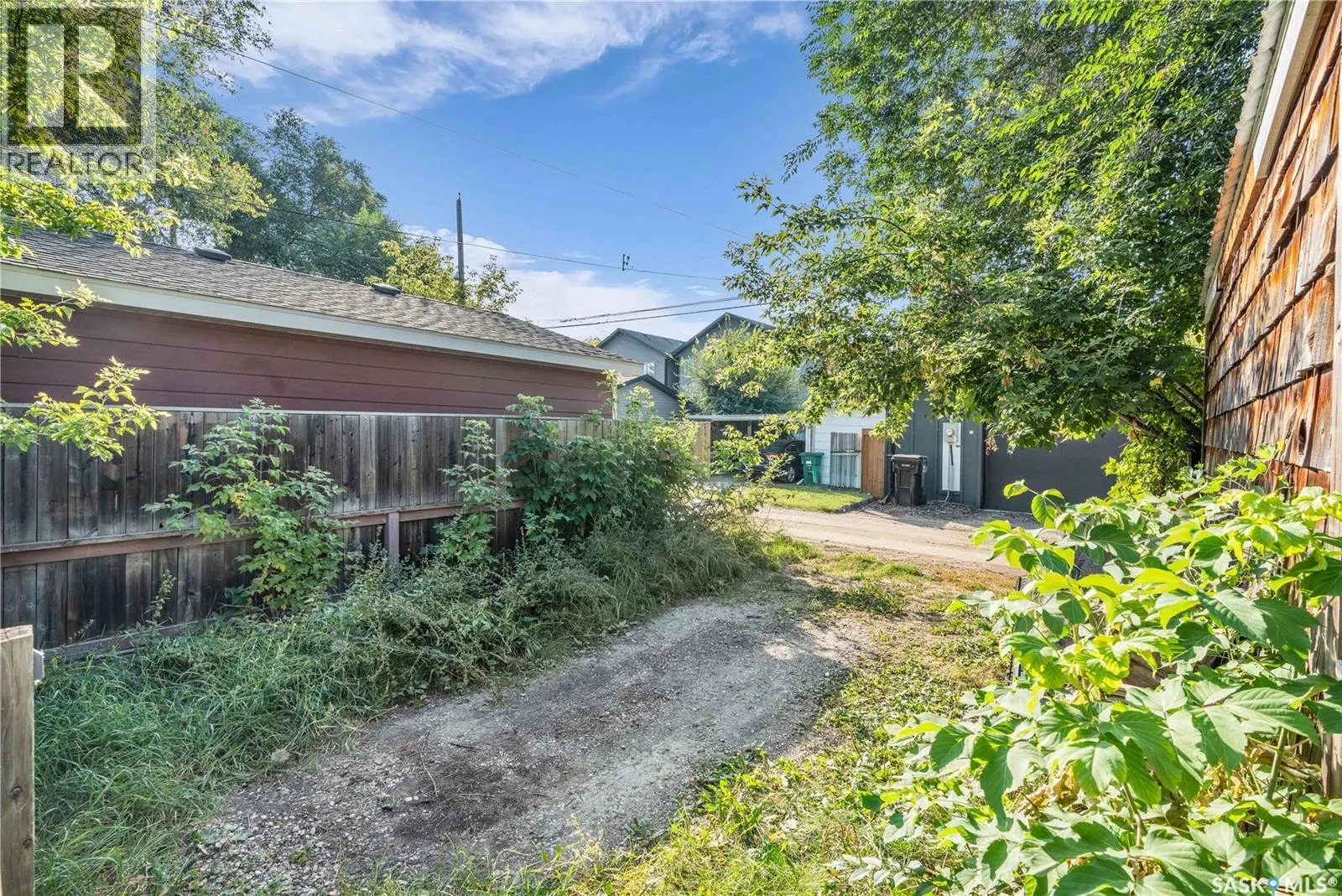204 4th STREET E