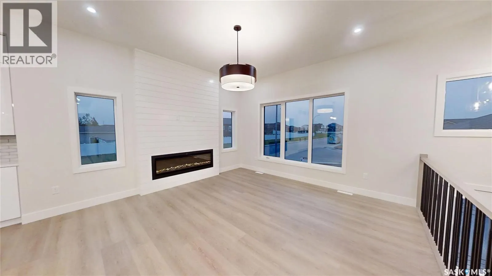501 Jones CRESCENT
