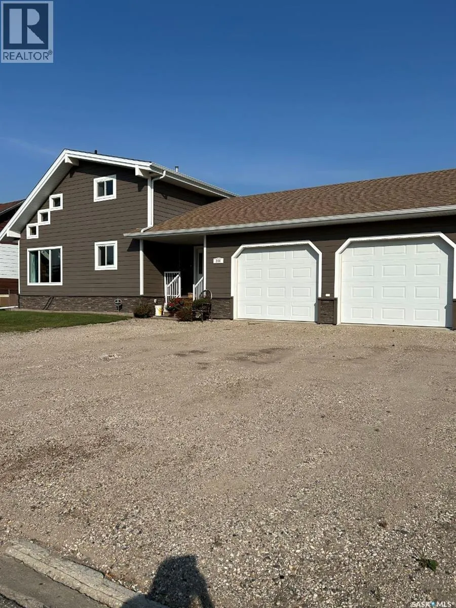 206 2nd STREET W
