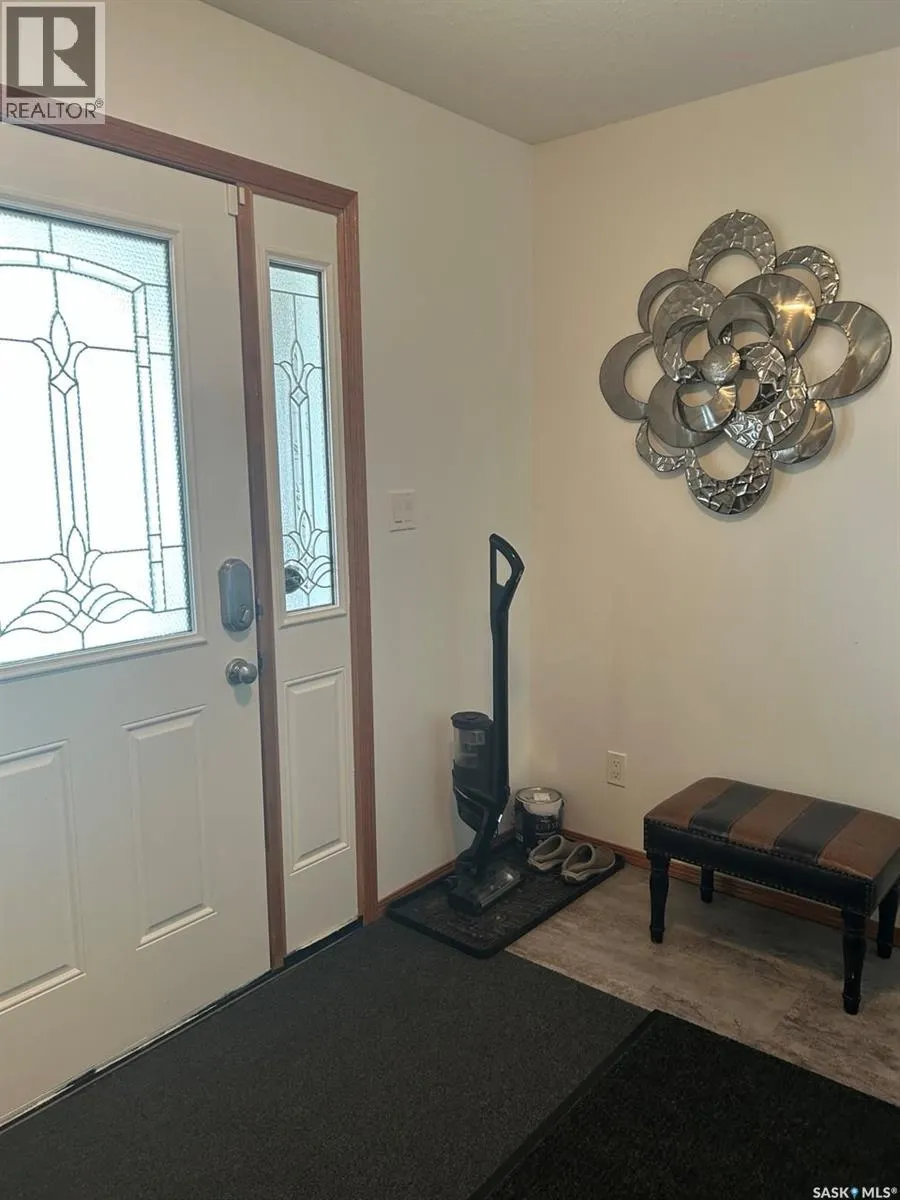 206 2nd STREET W