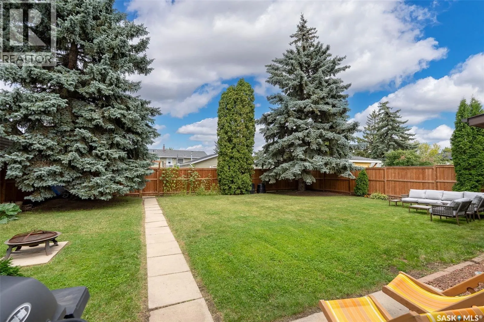 213 Anderson CRESCENT