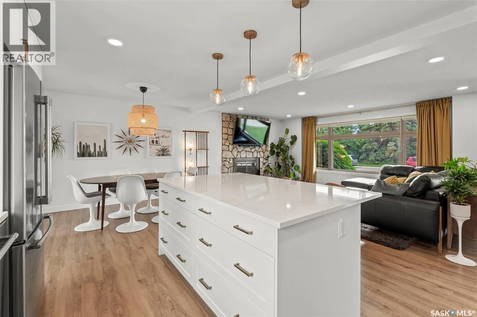 213 Anderson CRESCENT