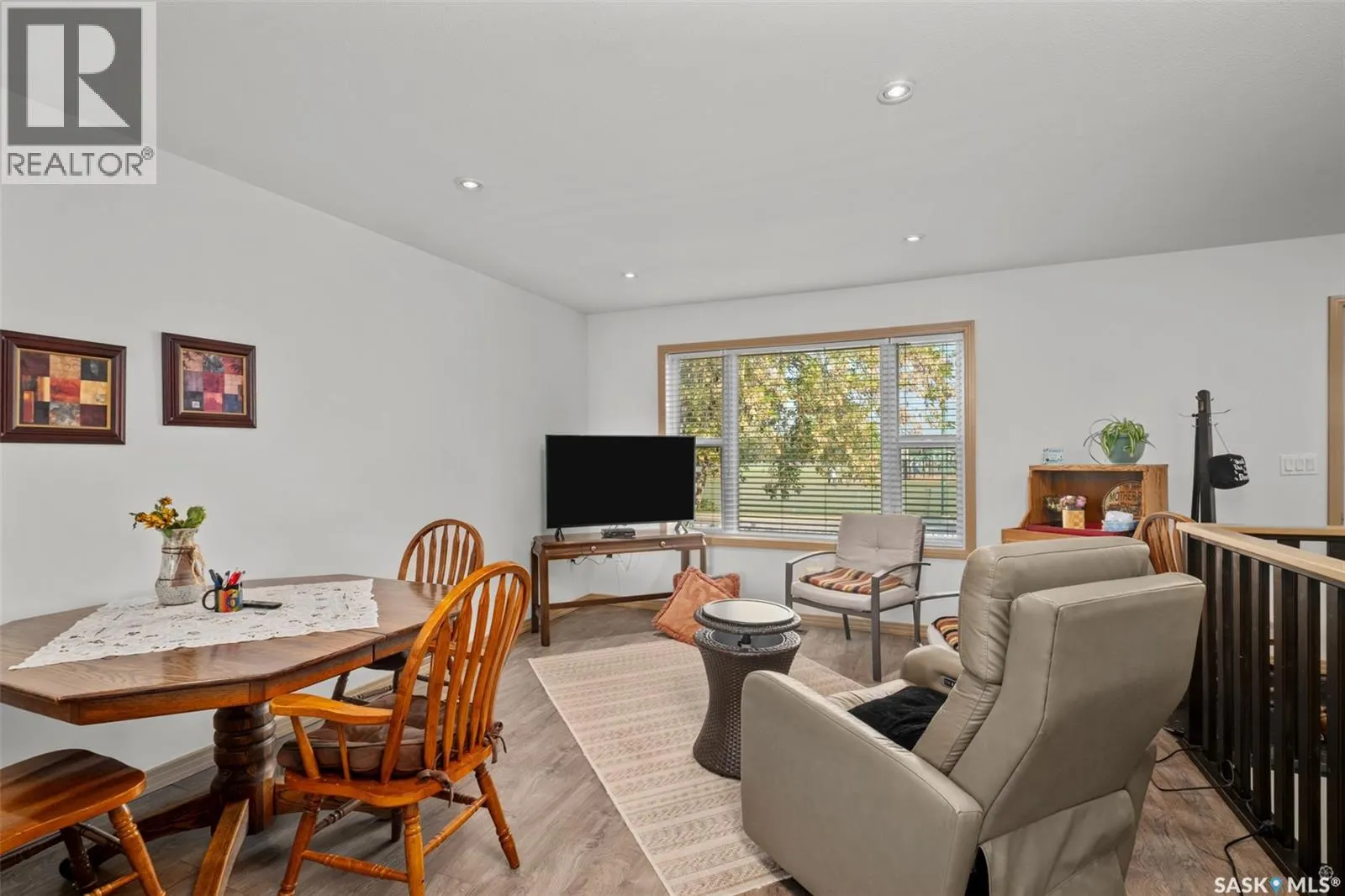 441 6th STREET E