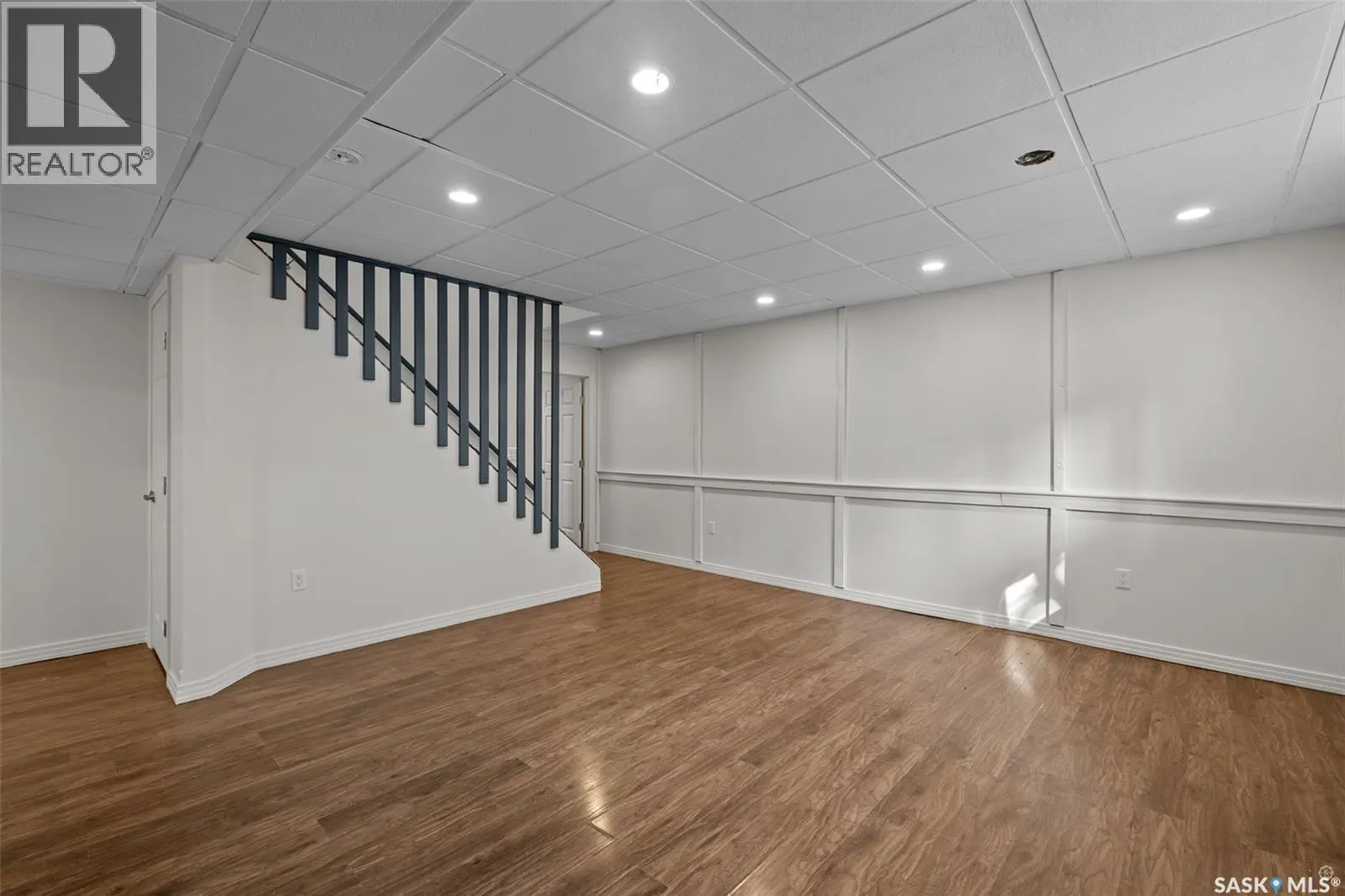 441 6th STREET E