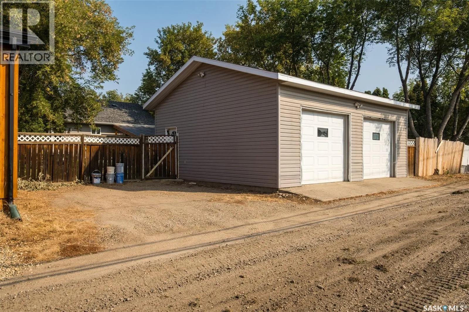441 6th STREET E