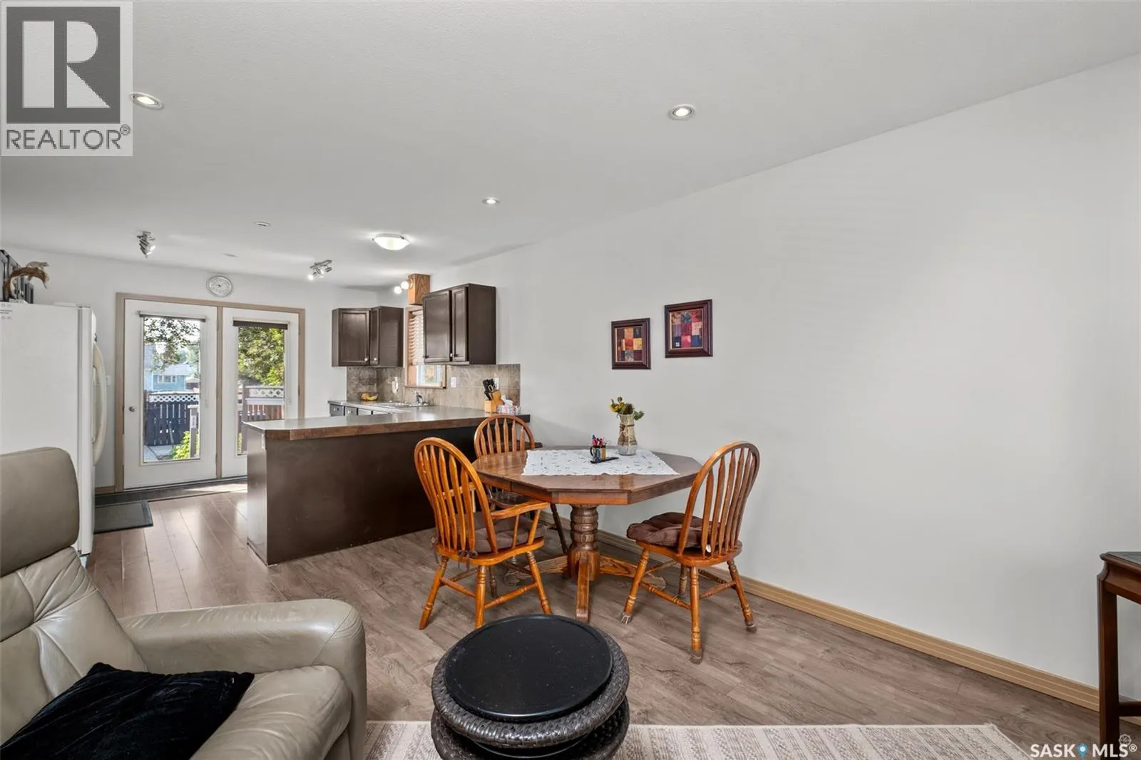 441 6th STREET E