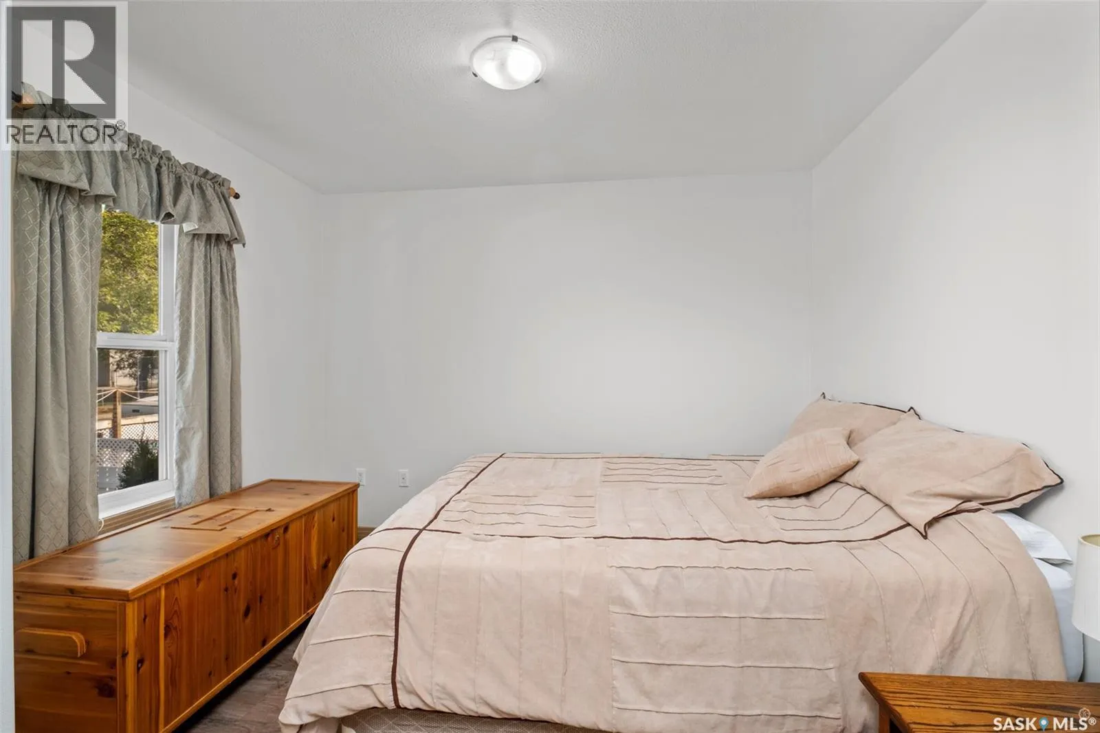 441 6th STREET E