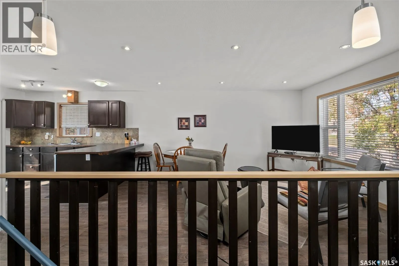 441 6th STREET E