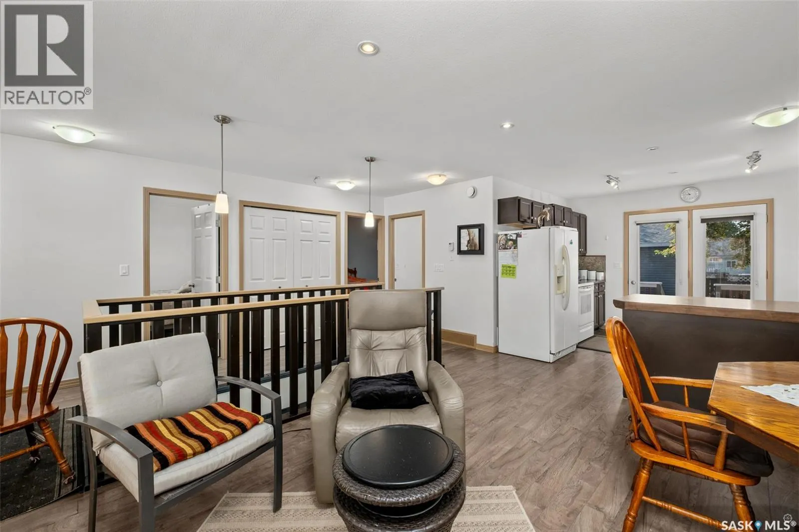 441 6th STREET E