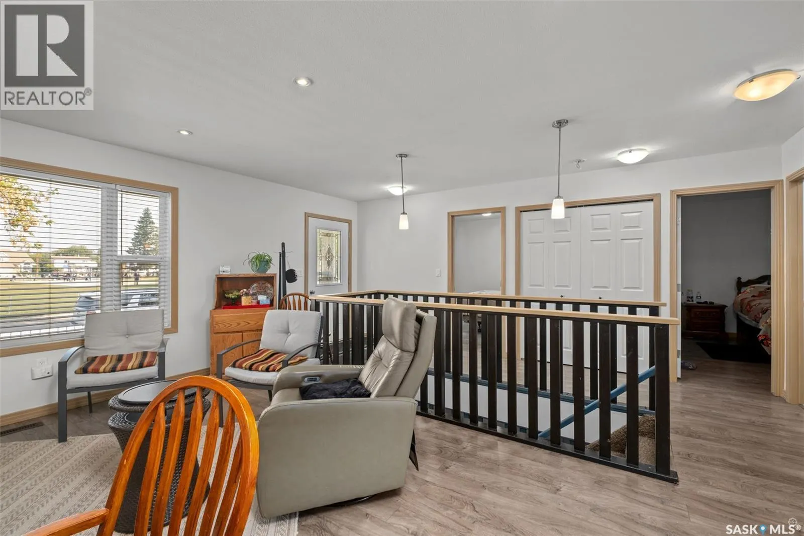 441 6th STREET E