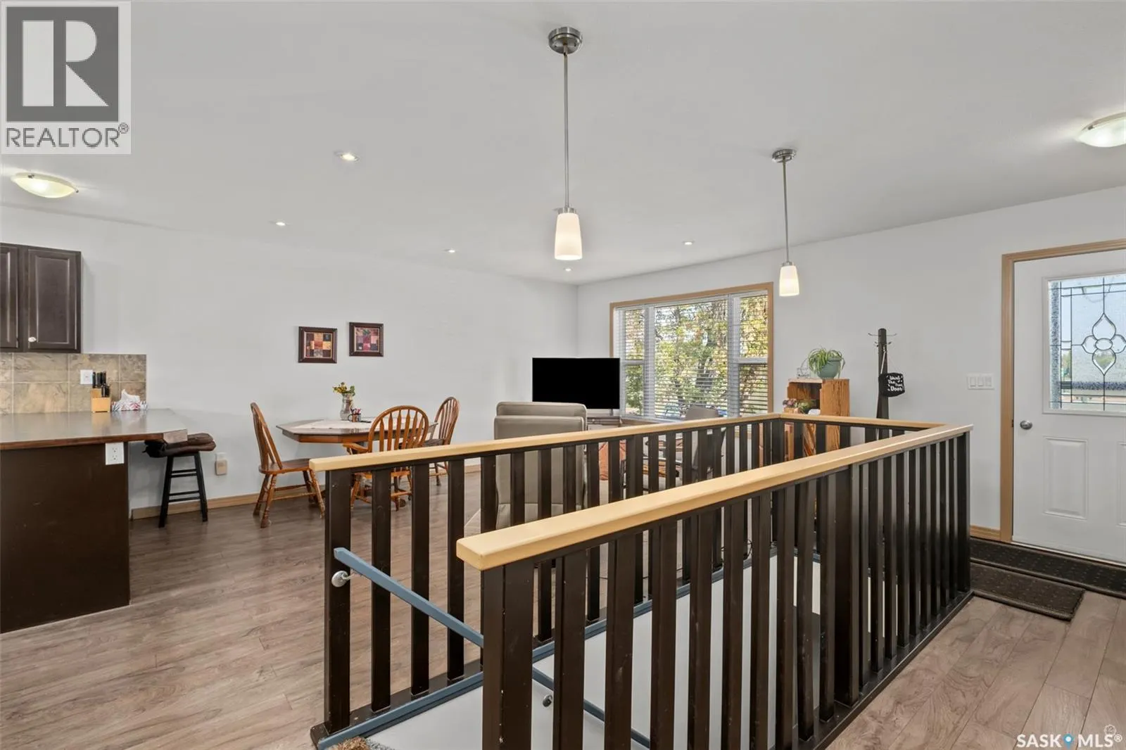 441 6th STREET E