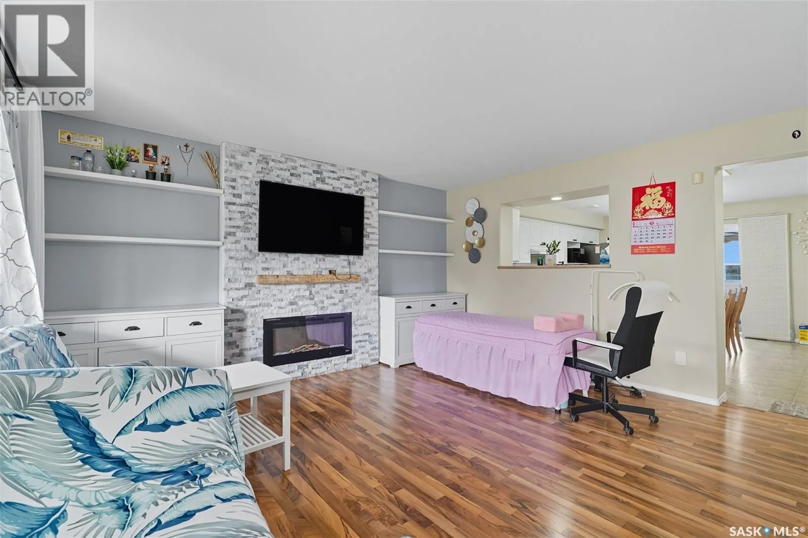 518 Denham WAY
