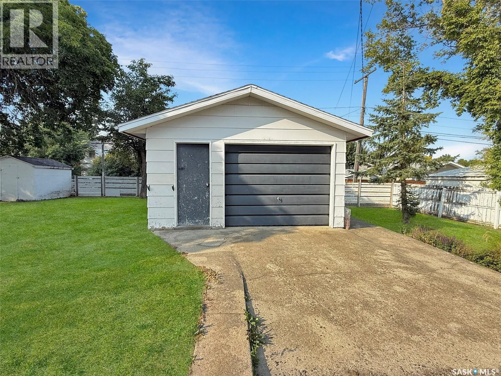 611 North Hill DRIVE