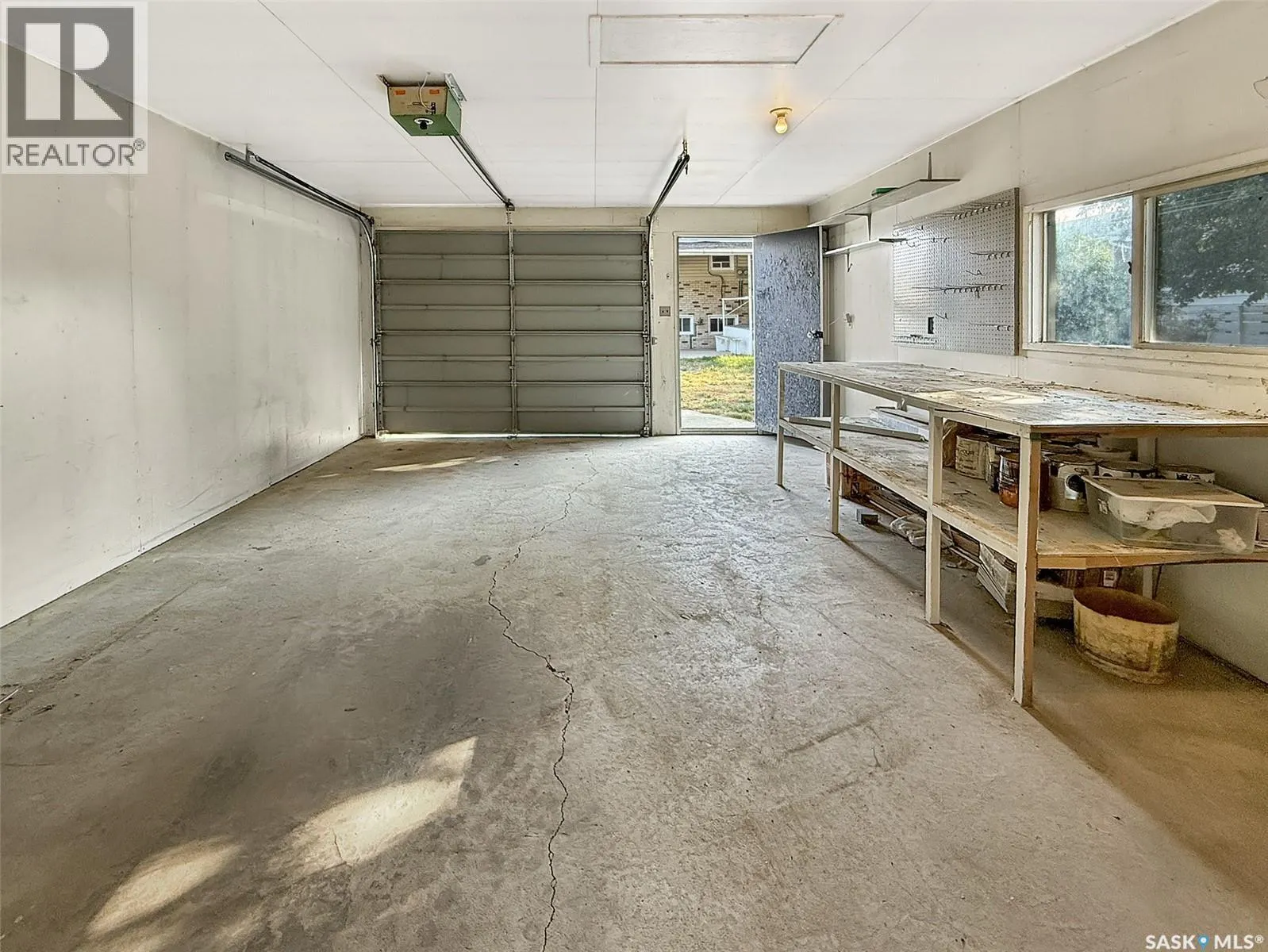 611 North Hill DRIVE