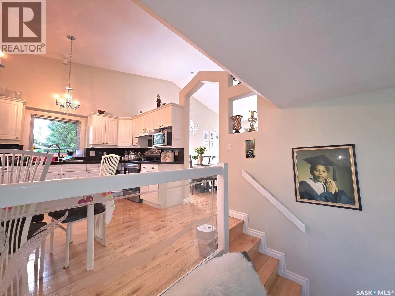 306 Blackthorn CRESCENT