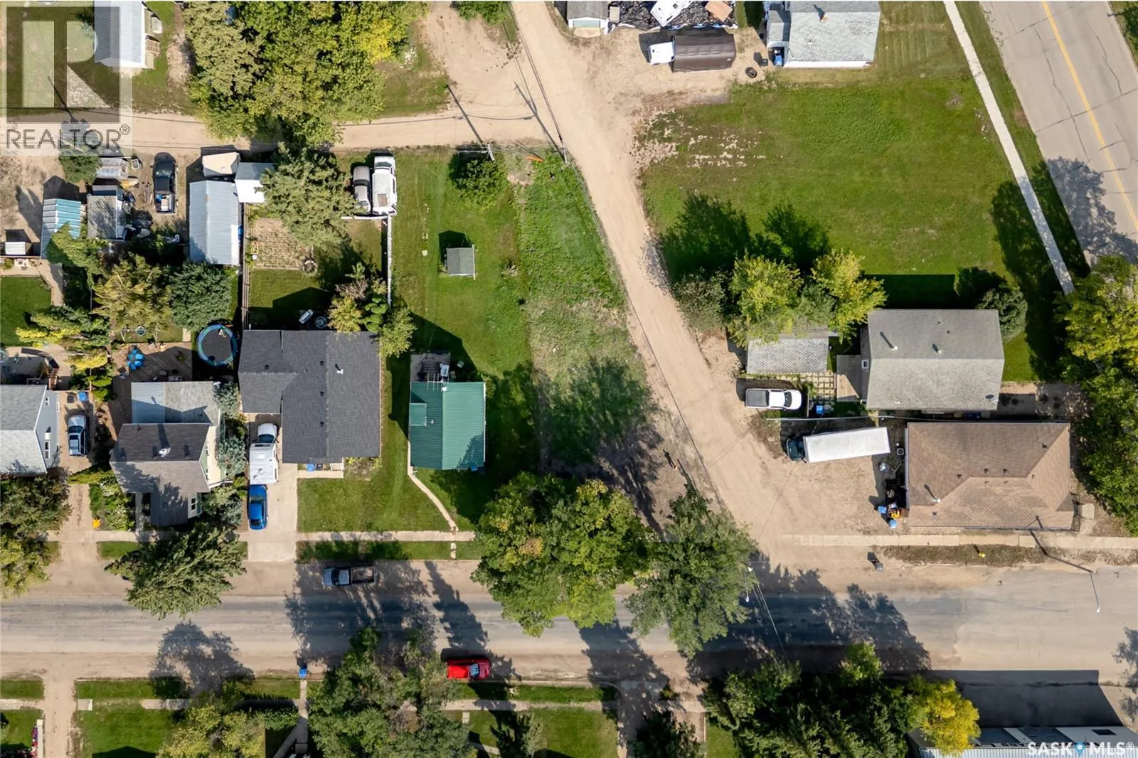 302 Burrows AVENUE W