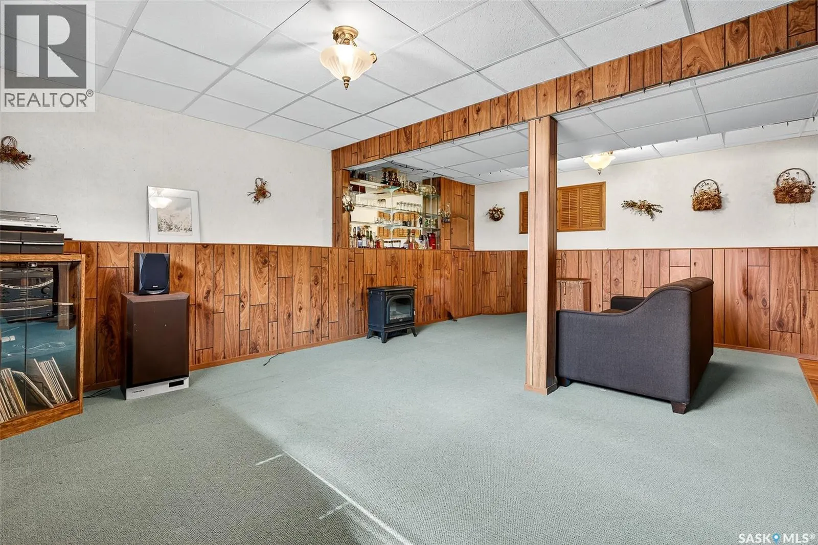 1051 Corman CRESCENT