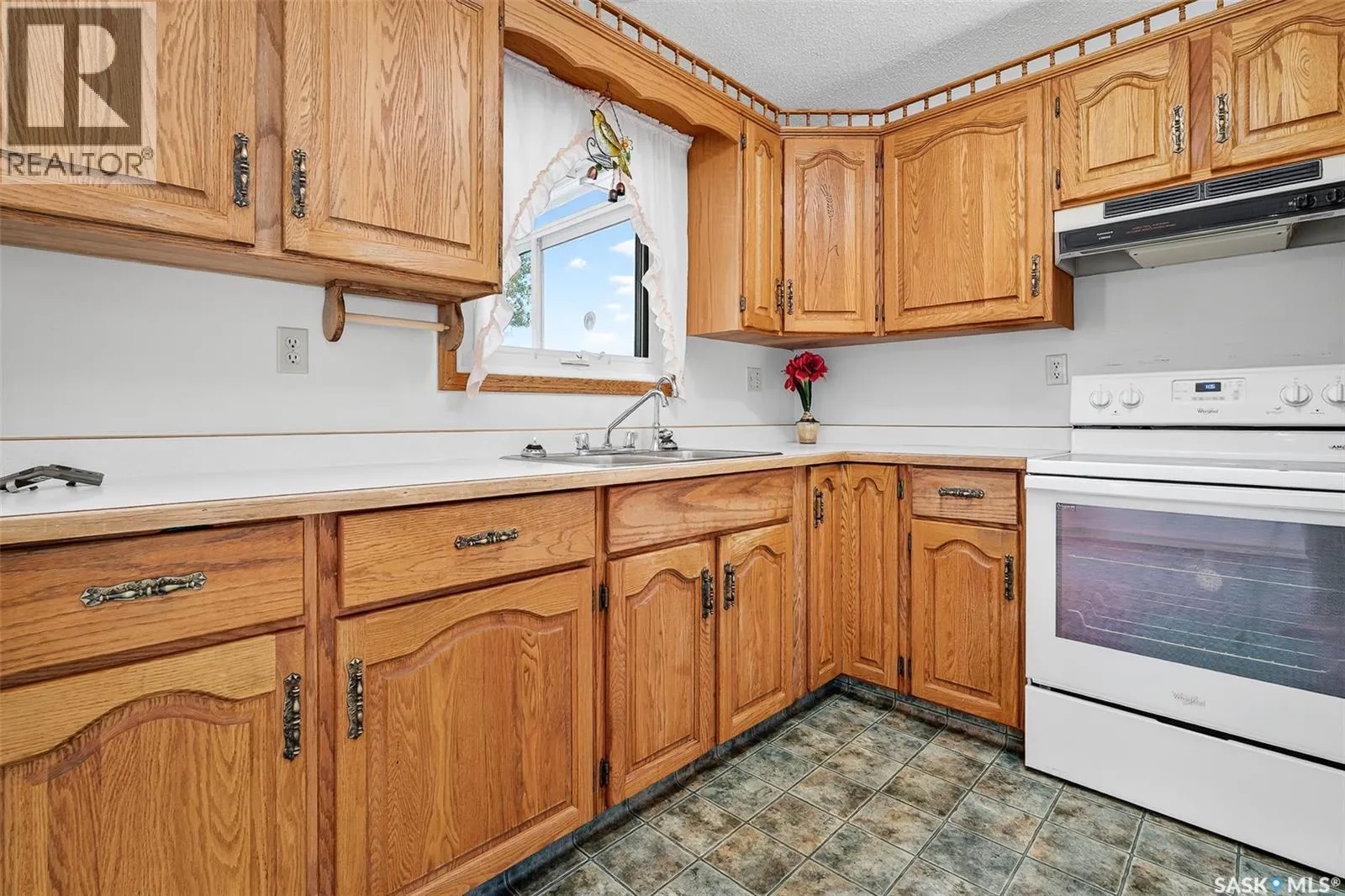 1051 Corman CRESCENT