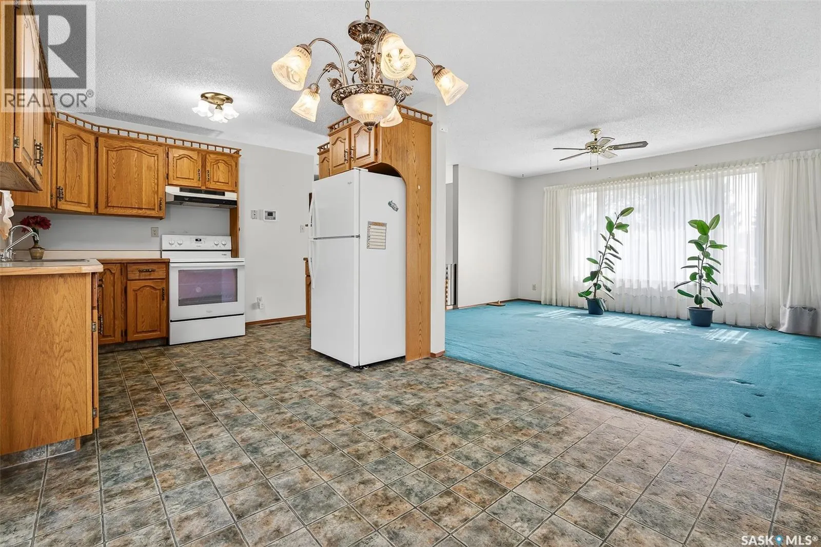 1051 Corman CRESCENT