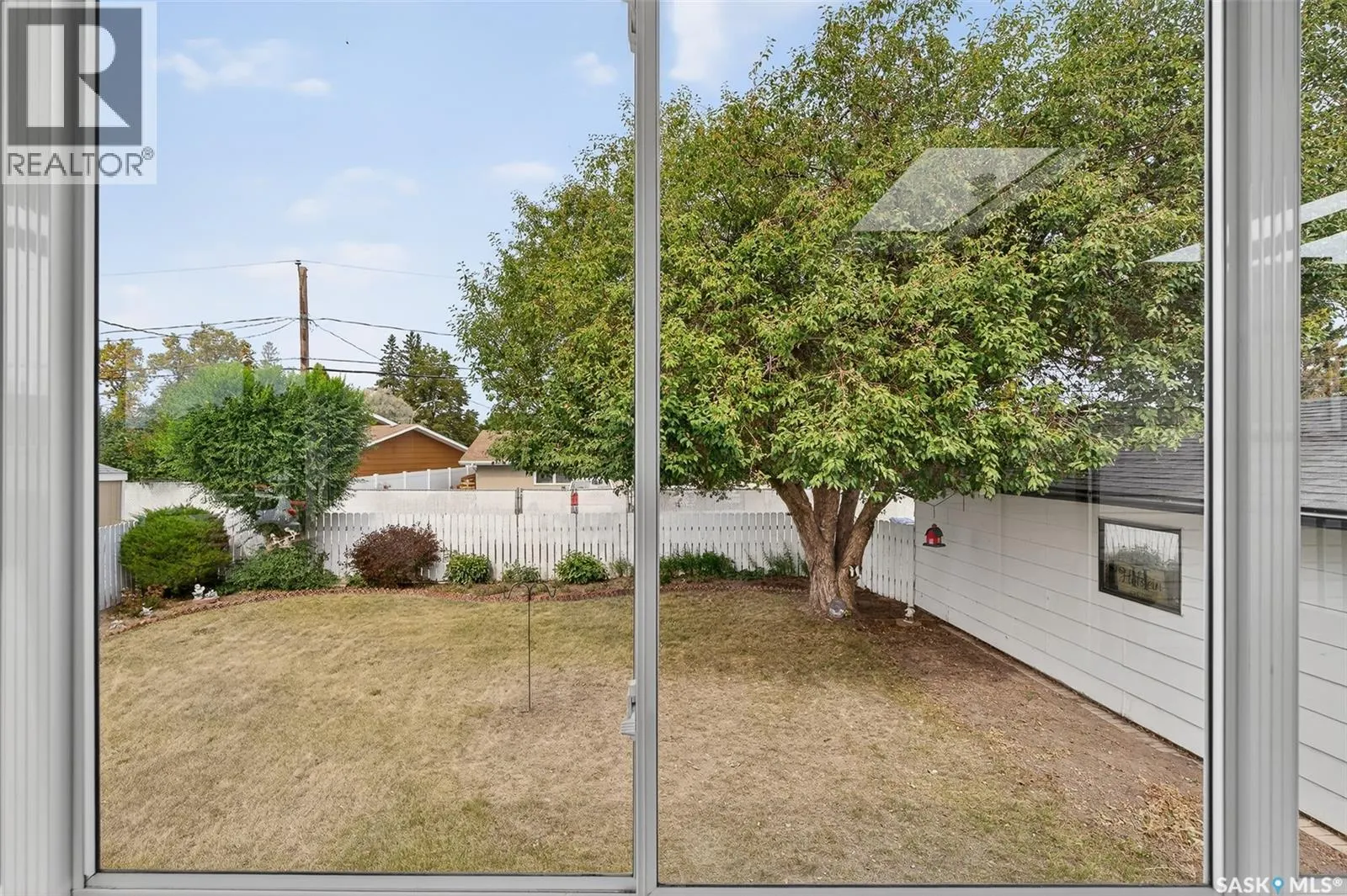 1051 Corman CRESCENT