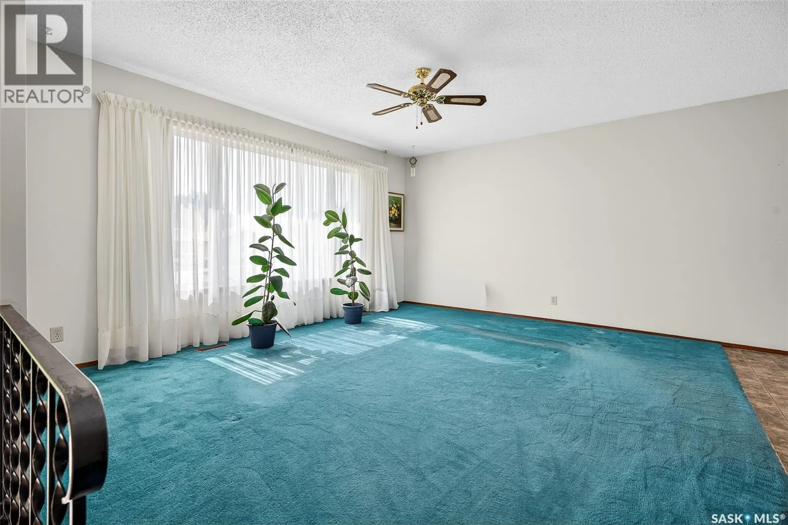 1051 Corman CRESCENT