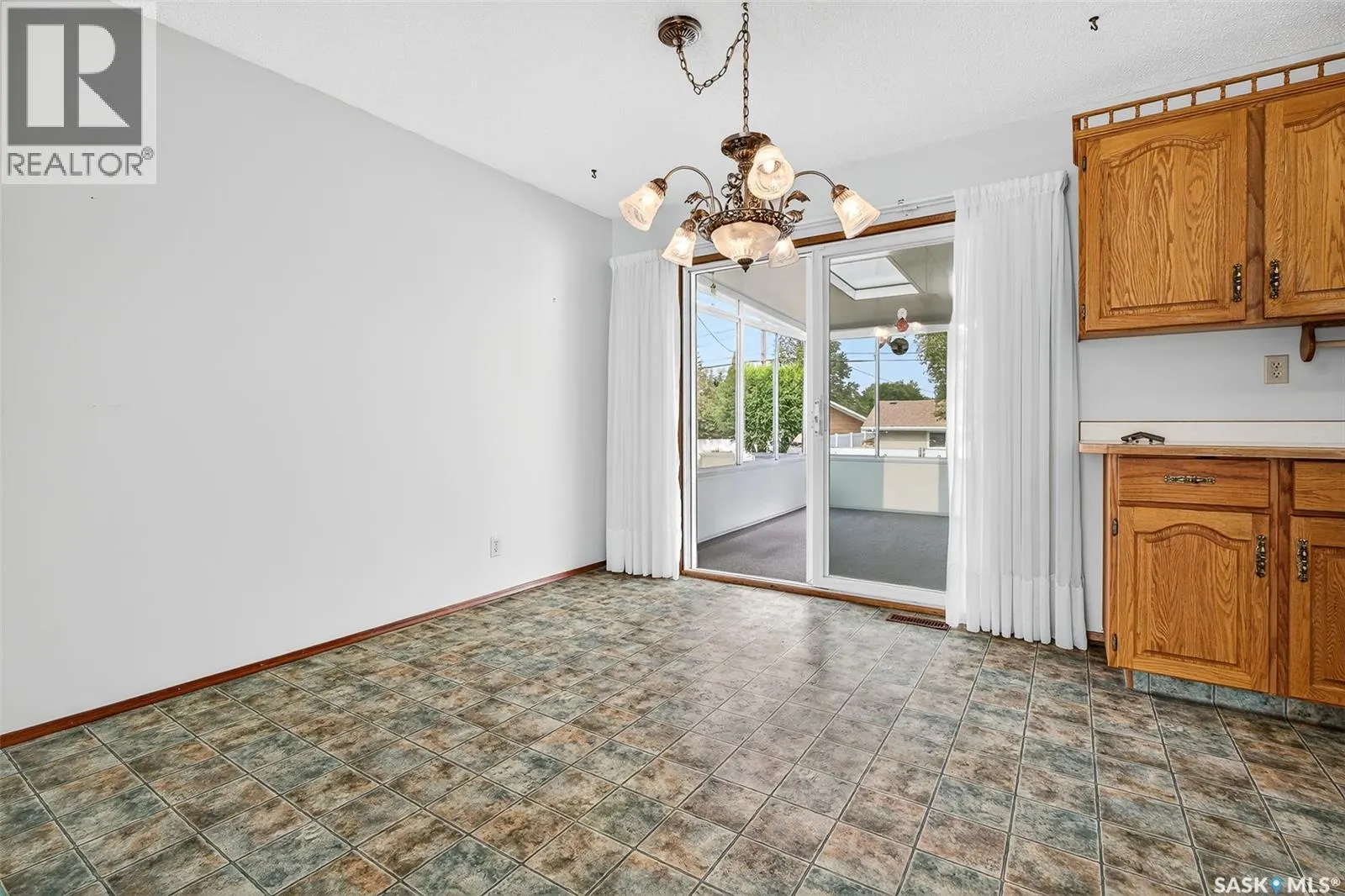 1051 Corman CRESCENT
