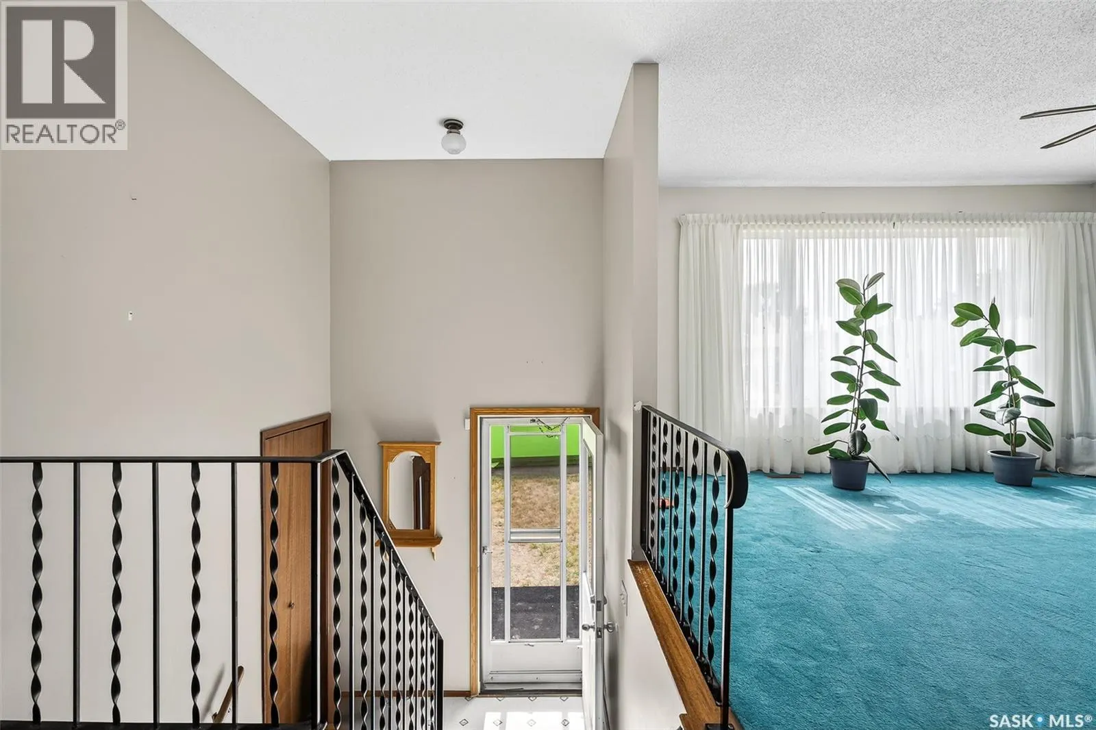 1051 Corman CRESCENT