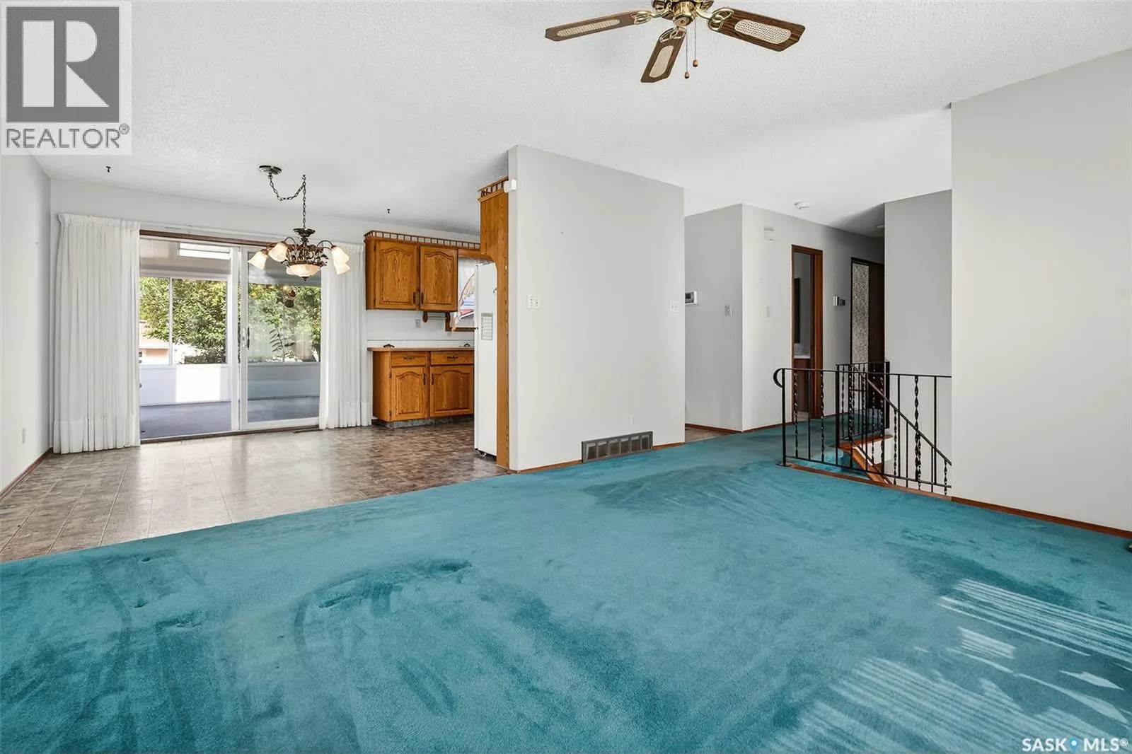 1051 Corman CRESCENT