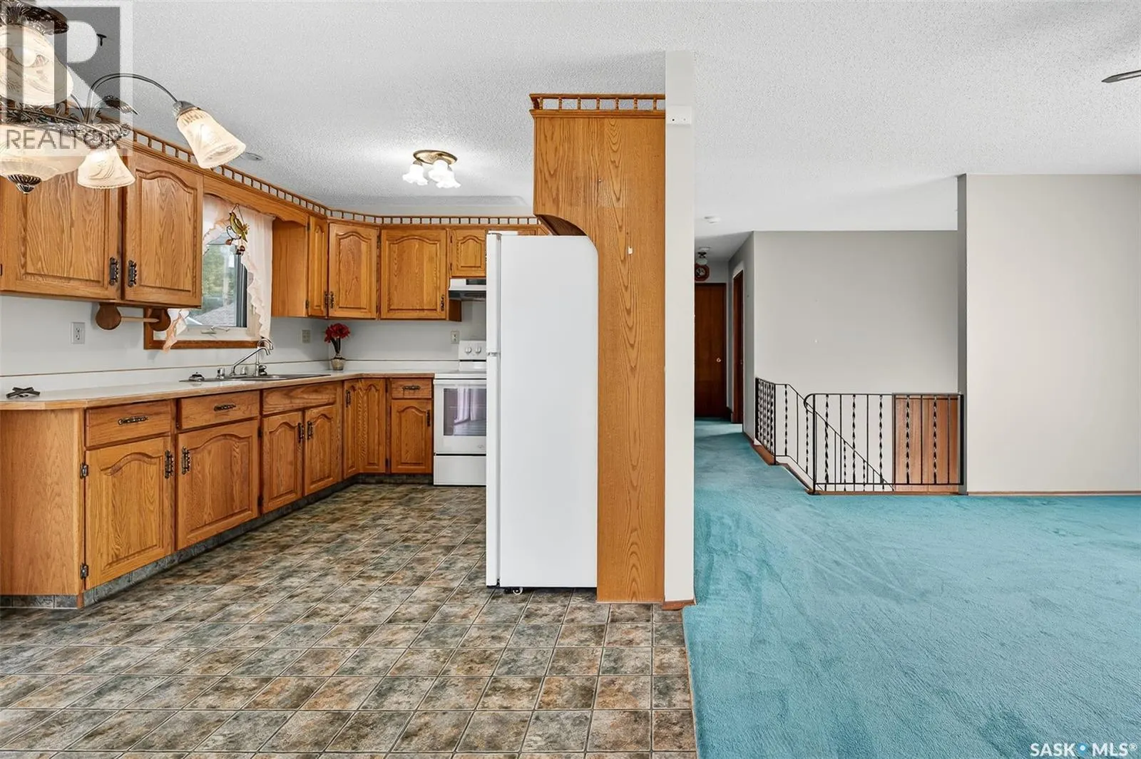 1051 Corman CRESCENT
