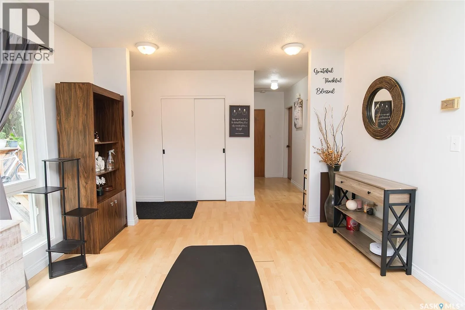 316 2nd STREET E