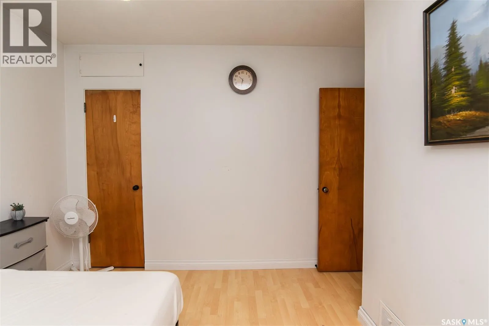 316 2nd STREET E