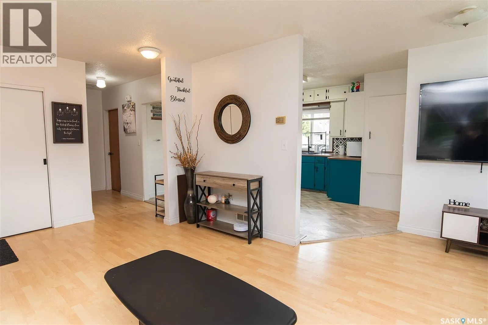 316 2nd STREET E