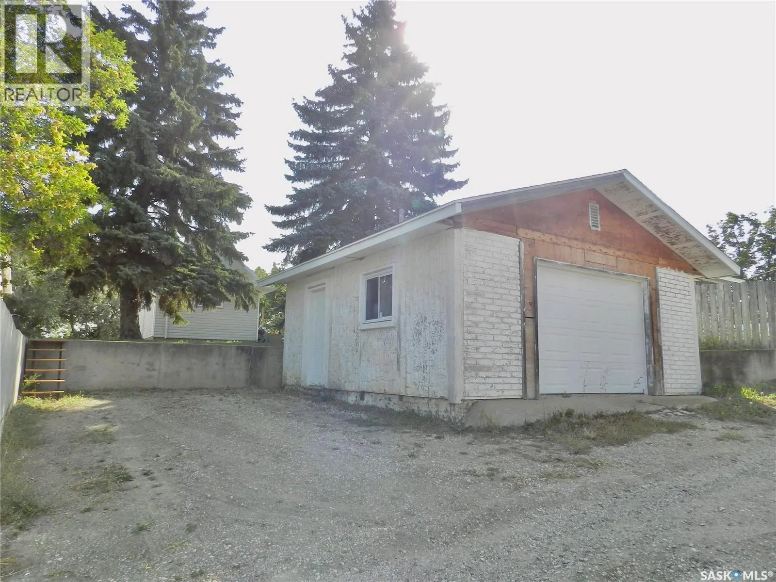 1346 Connaught AVENUE