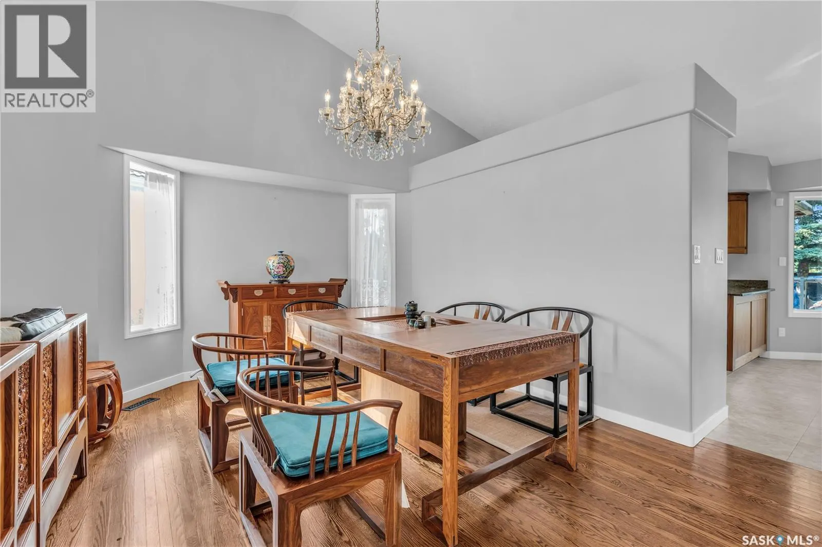 636 Braeside VIEW