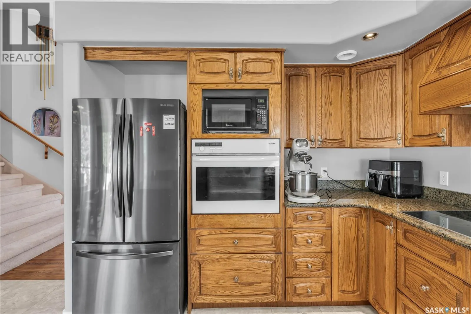 636 Braeside VIEW
