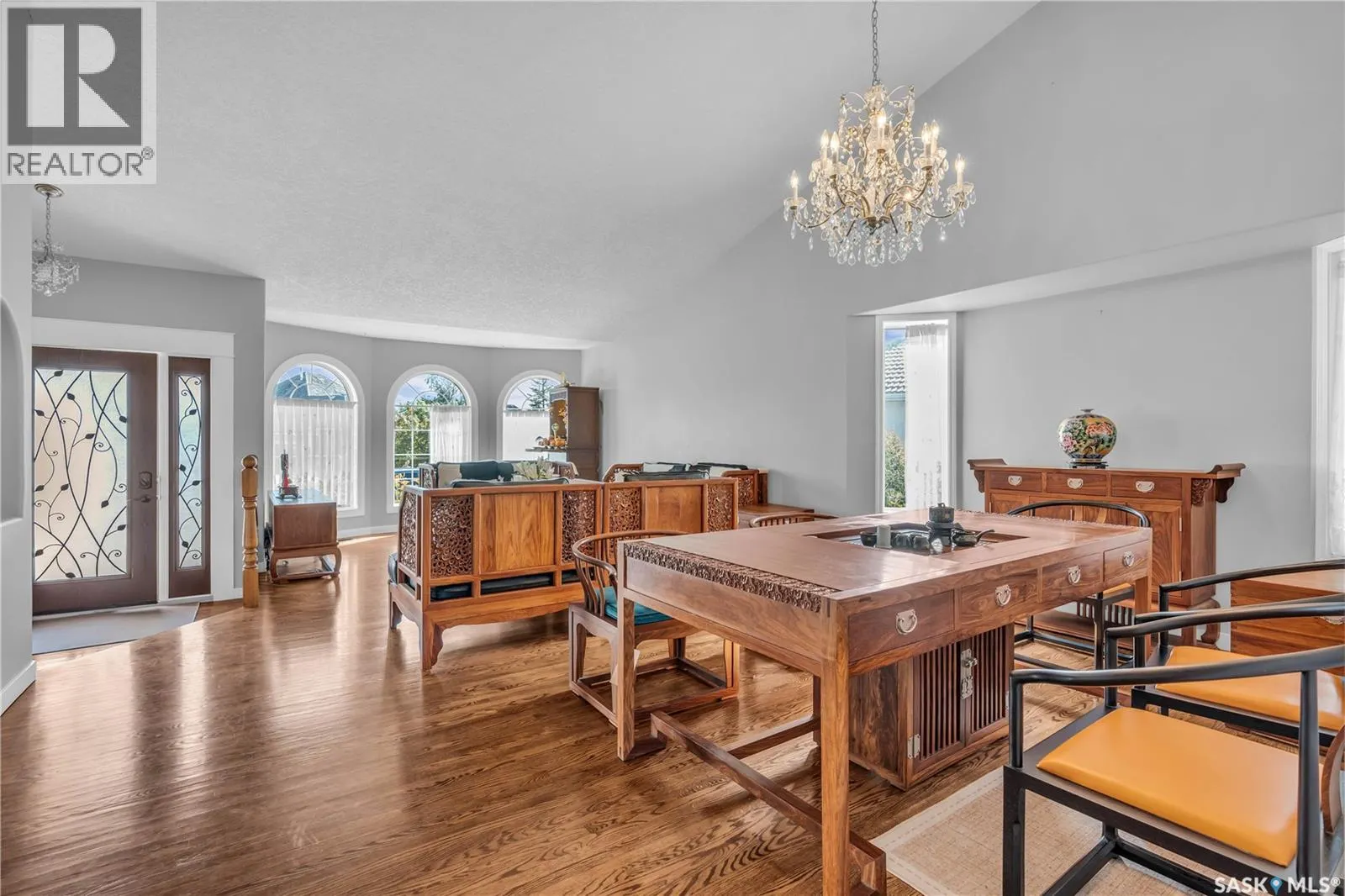 636 Braeside VIEW
