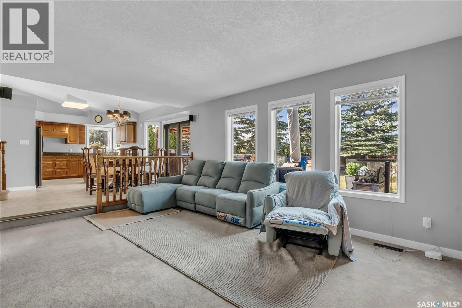636 Braeside VIEW